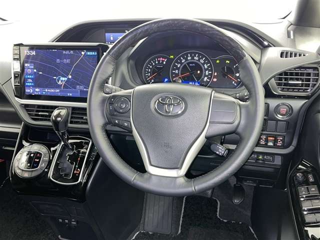 Toyota Noah 9
