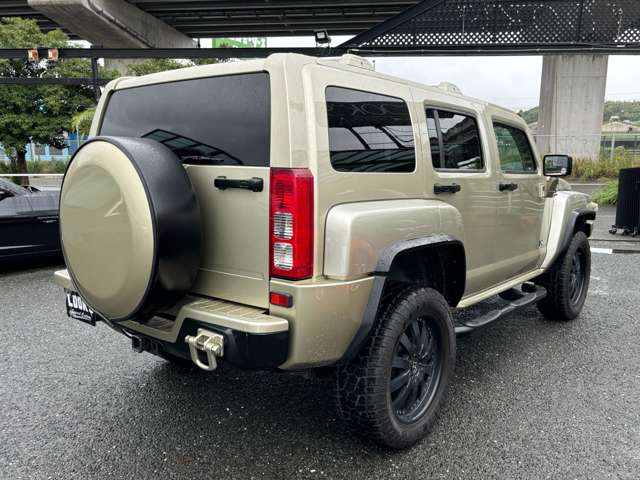Hummer H3 6