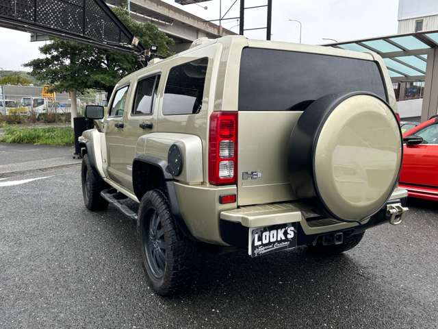 Hummer H3 8