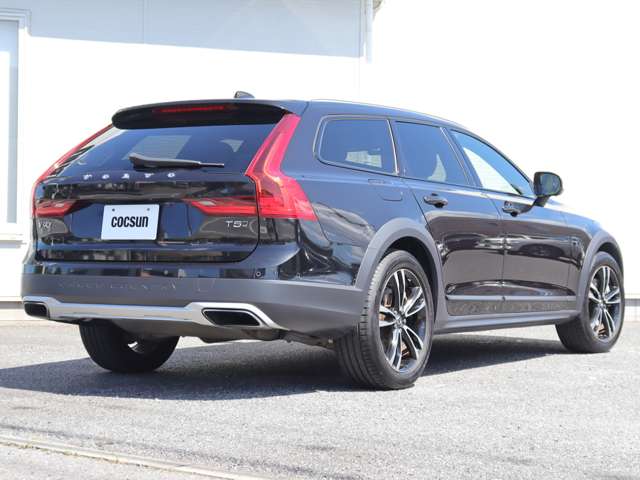 Volvo V90 Cross Country 8