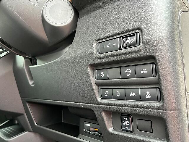 Mitsubishi Delica Mini 12