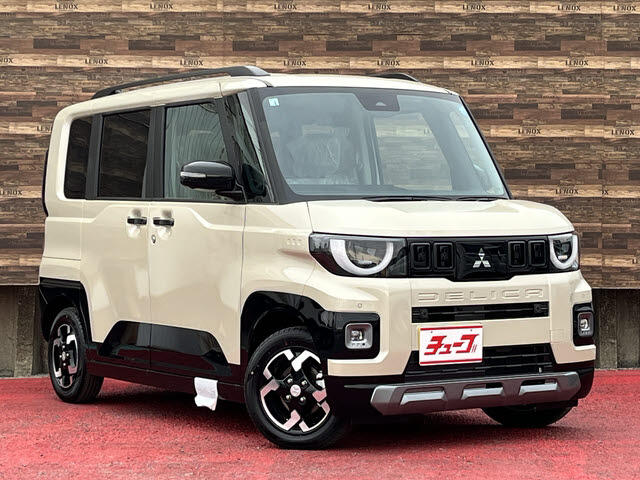 Mitsubishi Delica Mini 2