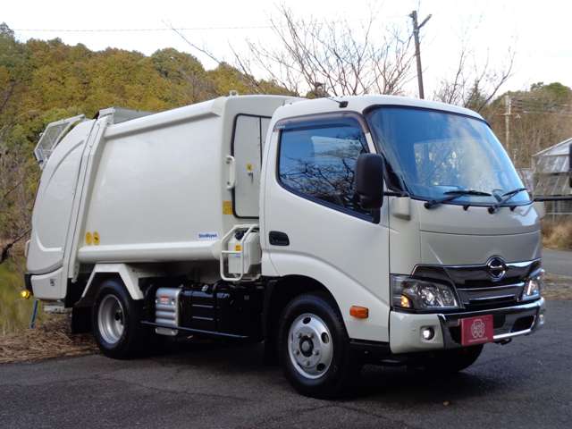 Hino Dutro 3
