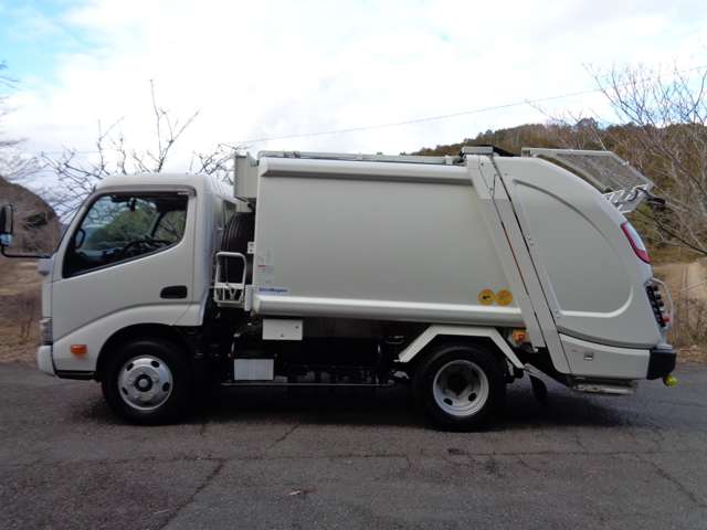 Hino Dutro 5