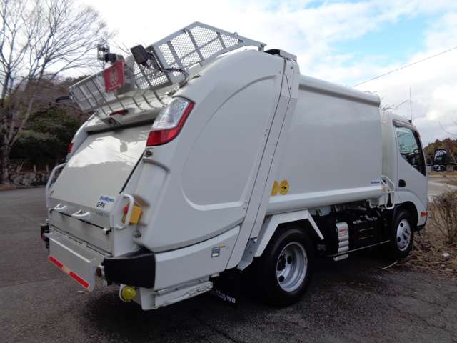 Hino Dutro 6