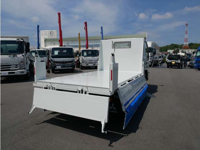 Mitsubishi Fuso Canter 11