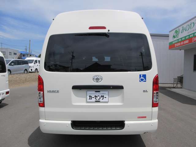 Toyota Hiace Commuter 9