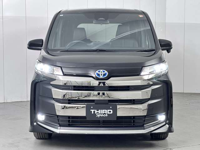 Toyota Noah 2