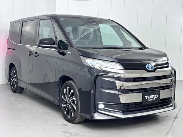 Toyota Noah 3