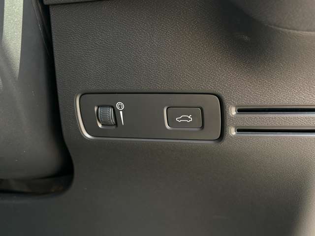 Volvo XC40 12