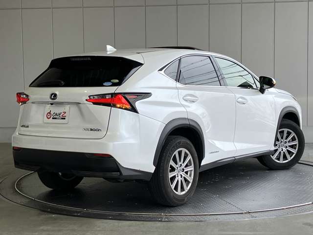Lexus NX 3