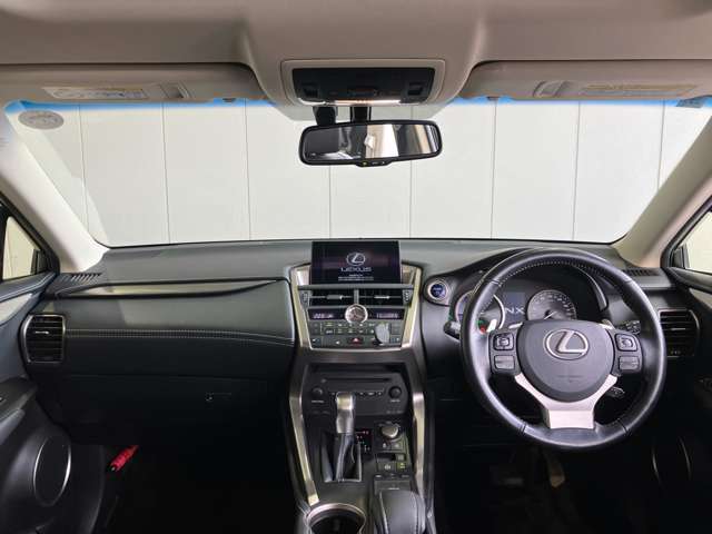 Lexus NX 7