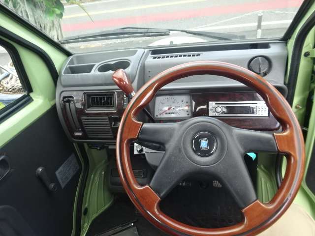 Daihatsu Midget II 4