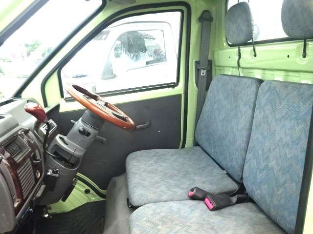Daihatsu Midget II 5