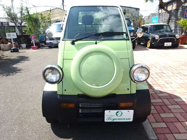 Daihatsu Midget II 9