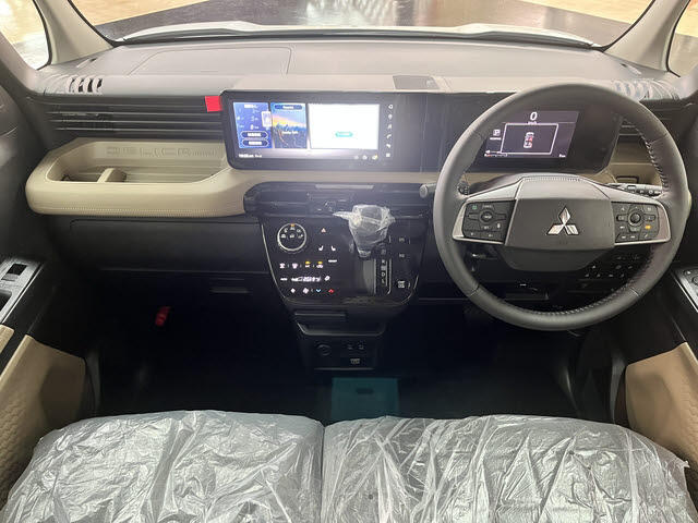 Mitsubishi Delica Mini 3