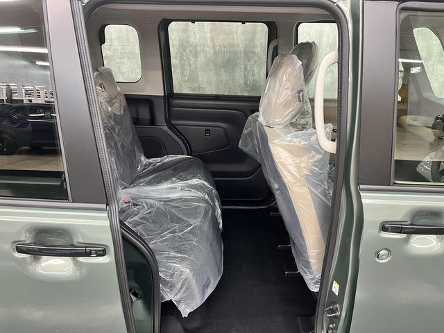 Mitsubishi Delica Mini 8