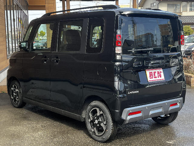Mitsubishi Delica Mini 6