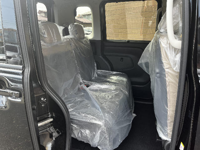 Mitsubishi Delica Mini 8
