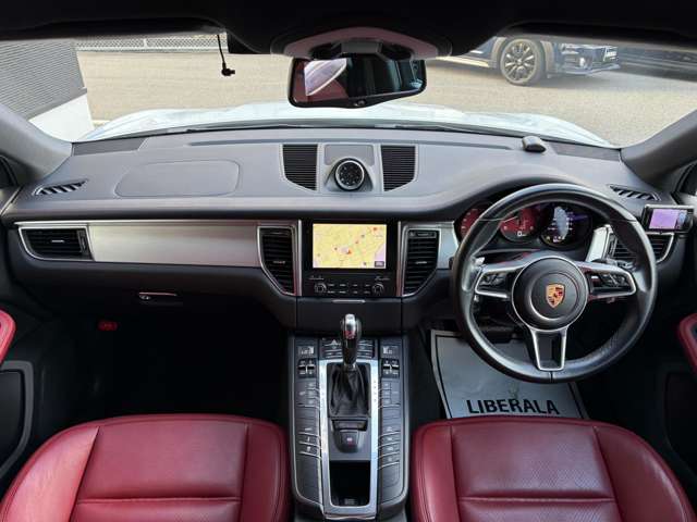 Porsche Macan 5
