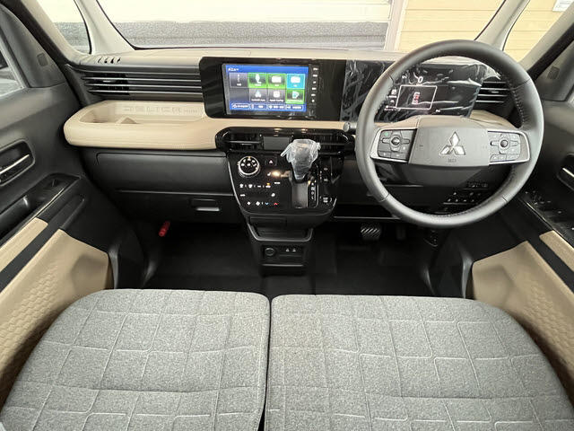 Mitsubishi Delica Mini 3