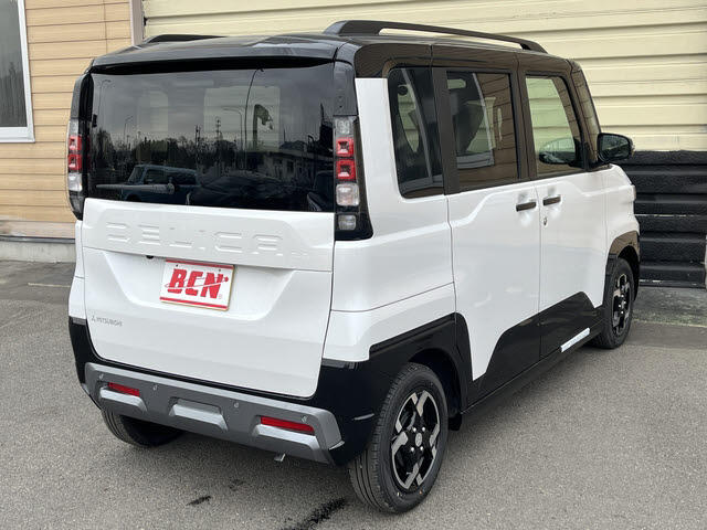 Mitsubishi Delica Mini 5