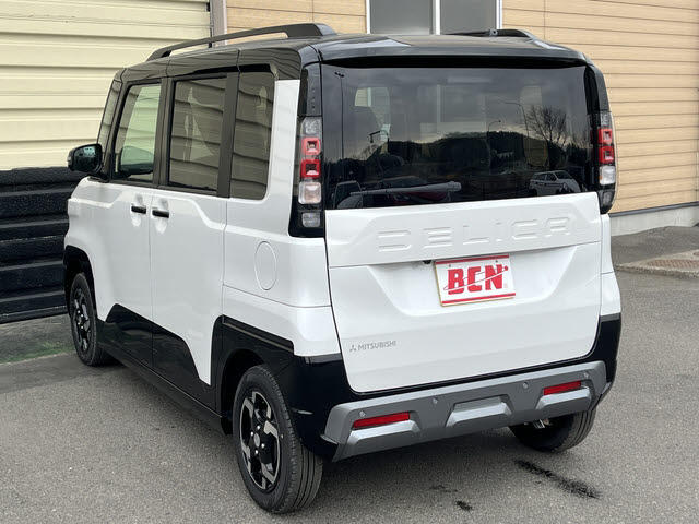 Mitsubishi Delica Mini 6