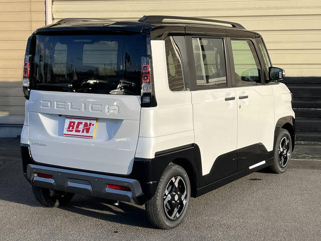Mitsubishi Delica Mini 5
