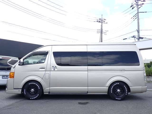 Toyota Regius Ace 12