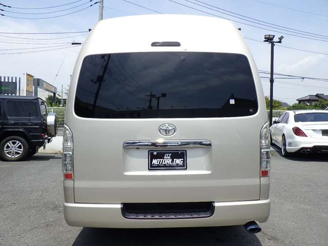 Toyota Regius Ace 10