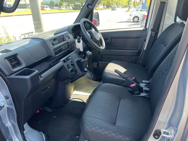 Daihatsu Hijet Deck Van 11
