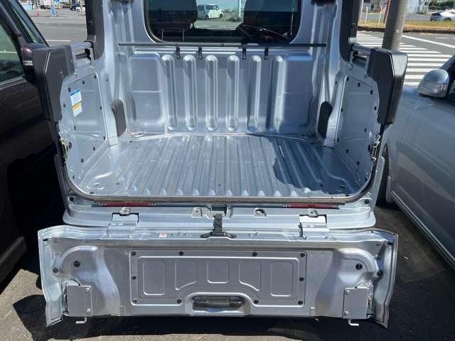 Daihatsu Hijet Deck Van 7