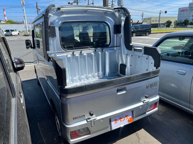 Daihatsu Hijet Deck Van 9