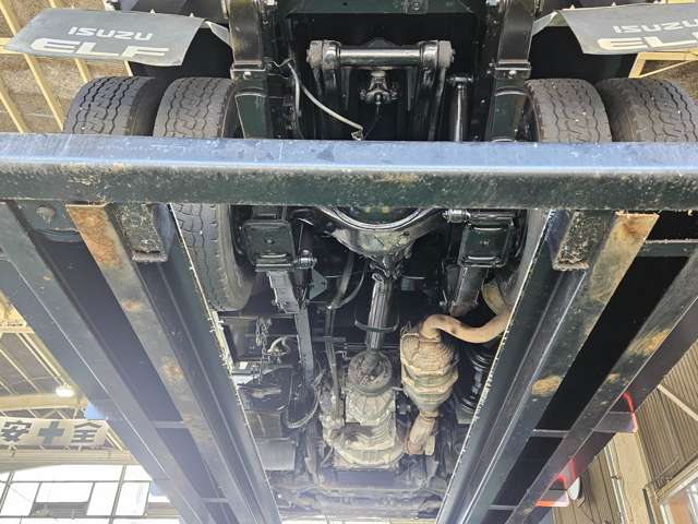 Isuzu Elf 3