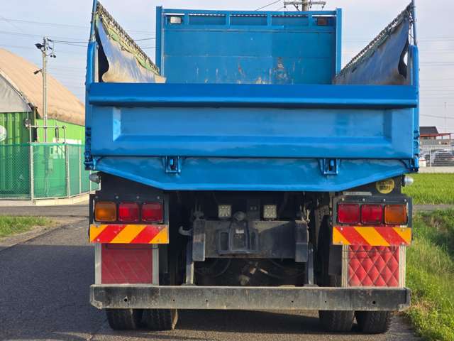 Hino Profia 7