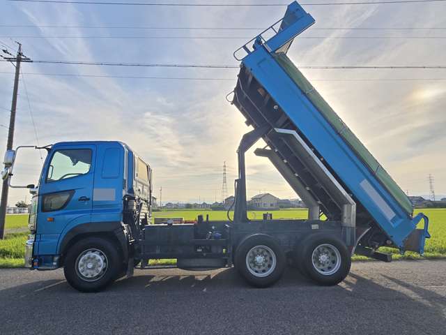Hino Profia 9