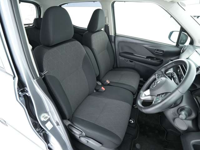 Mitsubishi eK X 6
