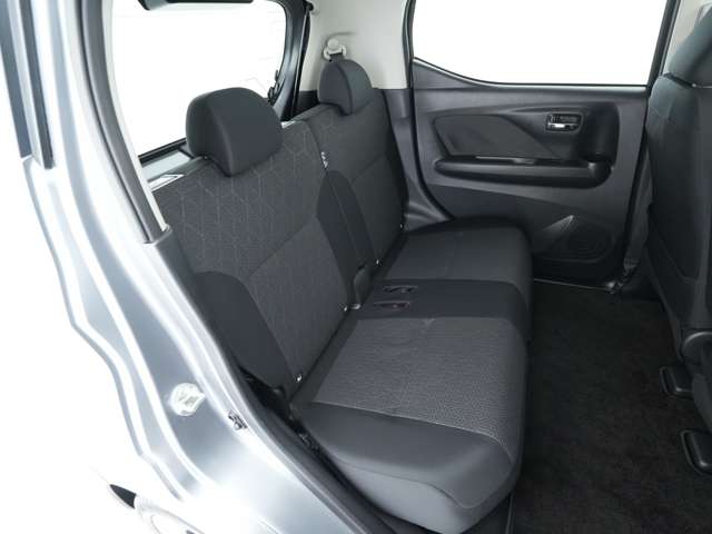 Mitsubishi eK X 7