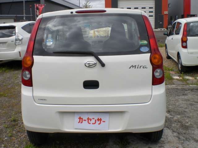 Daihatsu Mira 6