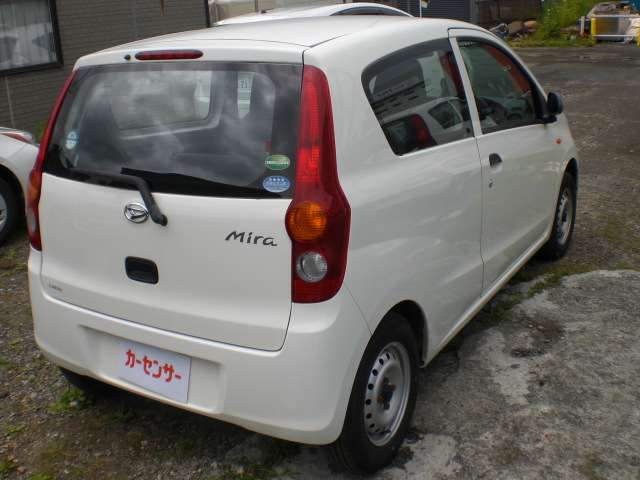 Daihatsu Mira 7