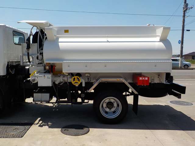 Isuzu Elf 11