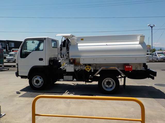 Isuzu Elf 2
