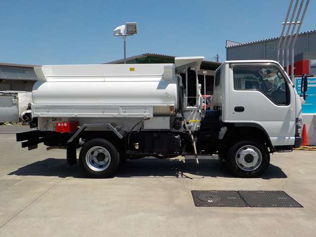 Isuzu Elf 6