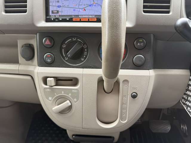 Nissan NV100 Clipper 12