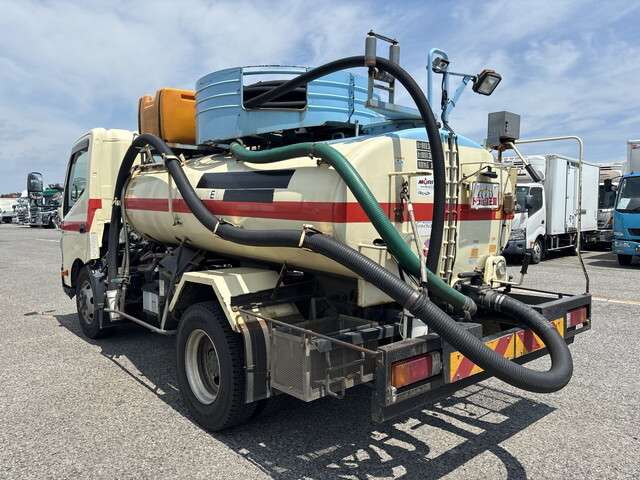 Hino Dutro 2