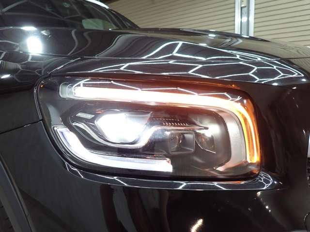 Mercedes-Benz GLB 11