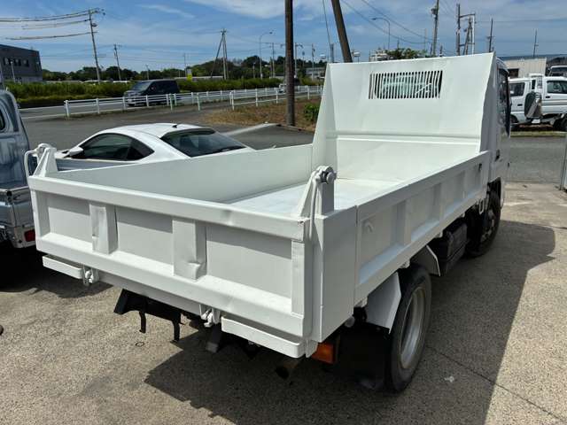 Mitsubishi Fuso Canter 4