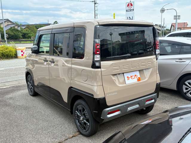 Mitsubishi Delica Mini 6