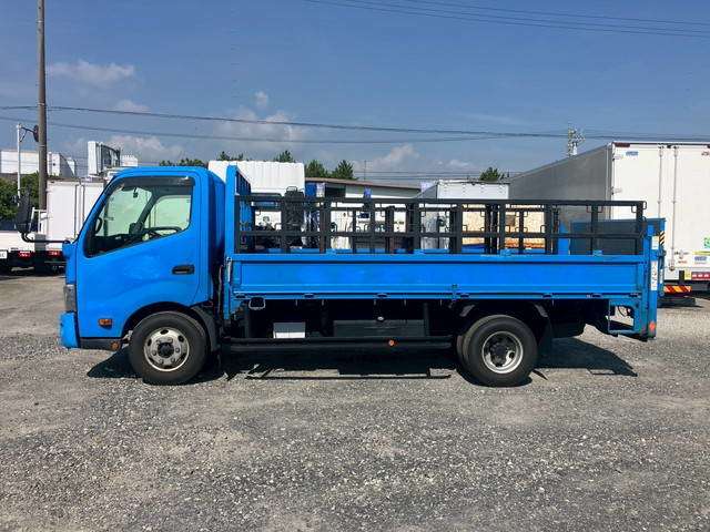 Hino Dutro 4