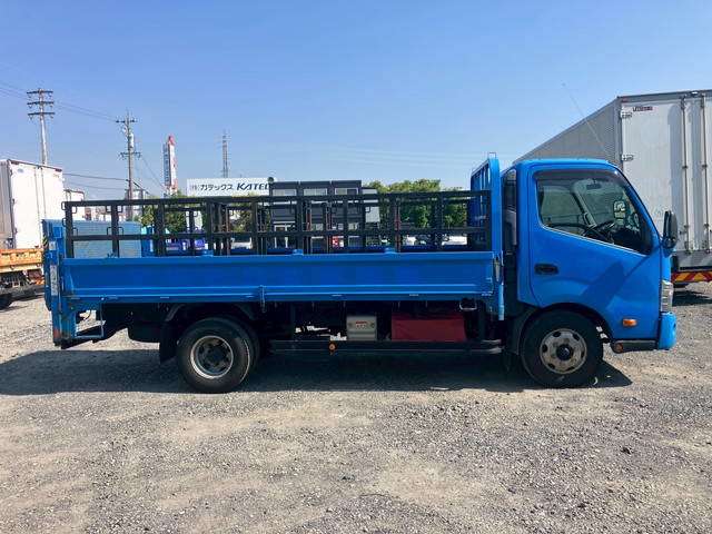 Hino Dutro 8